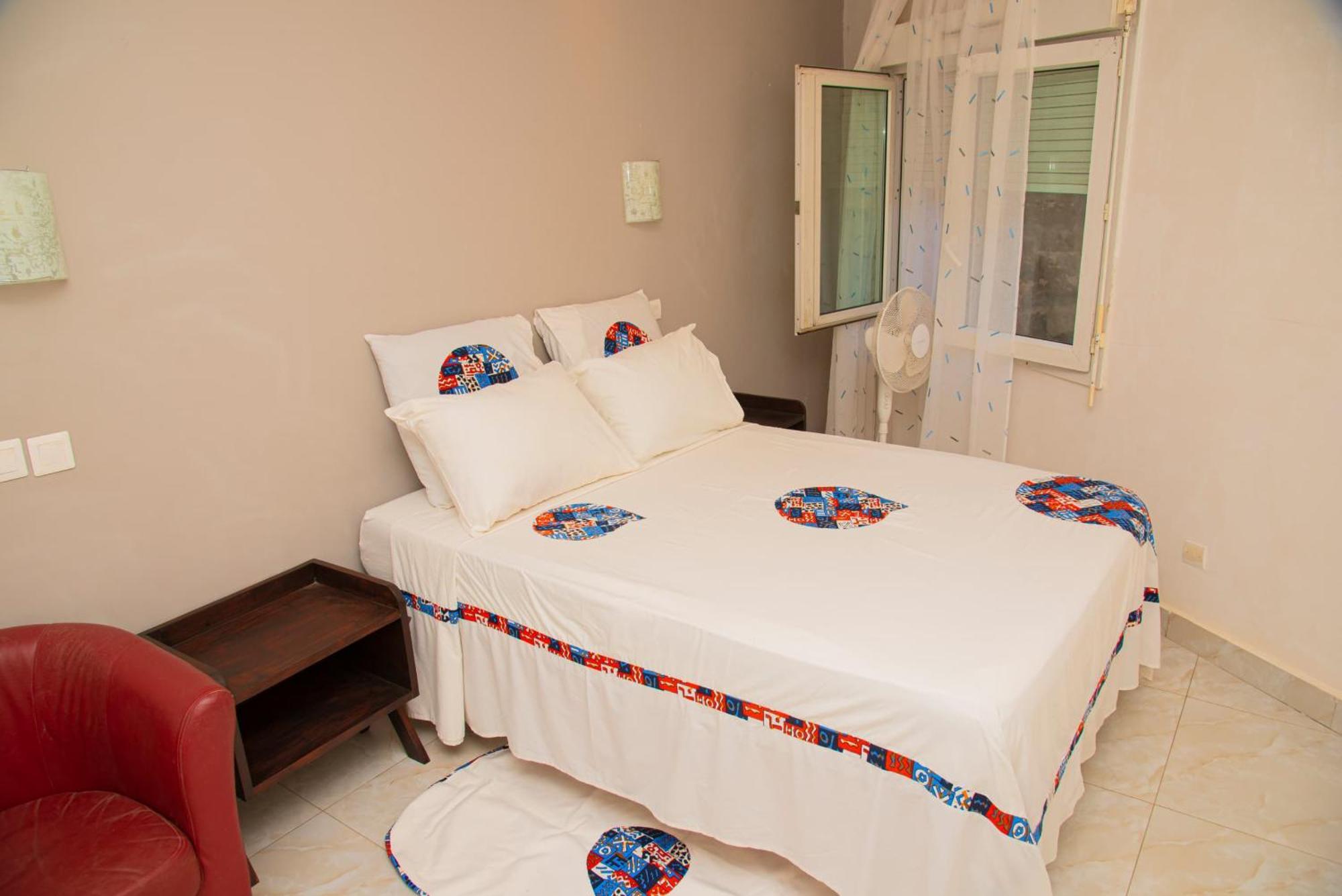 Chambres D'Hotes Villa Luciana Saly Екстер'єр фото