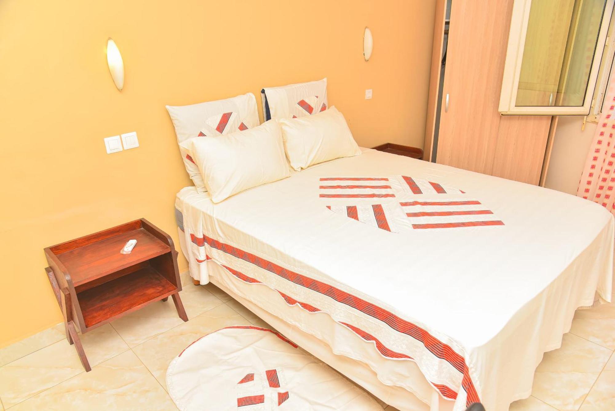 Chambres D'Hotes Villa Luciana Saly Екстер'єр фото