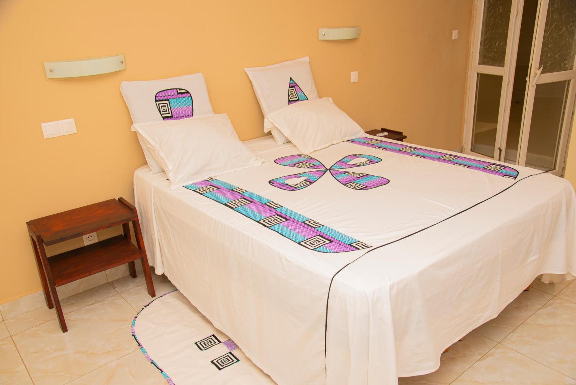 Chambres D'Hotes Villa Luciana Saly Екстер'єр фото