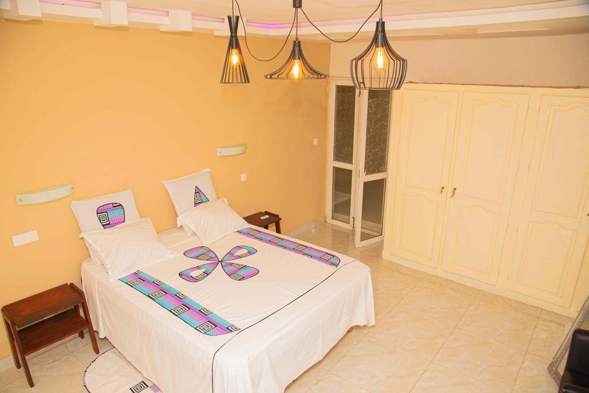 Chambres D'Hotes Villa Luciana Saly Екстер'єр фото